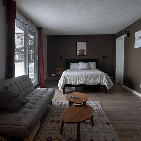 One Bedroom Condo Near Whyte Ave Close To University Edmonton Dış mekan fotoğraf
