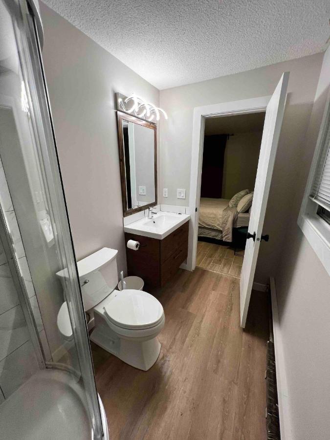 One Bedroom Condo Near Whyte Ave Close To University Edmonton Dış mekan fotoğraf
