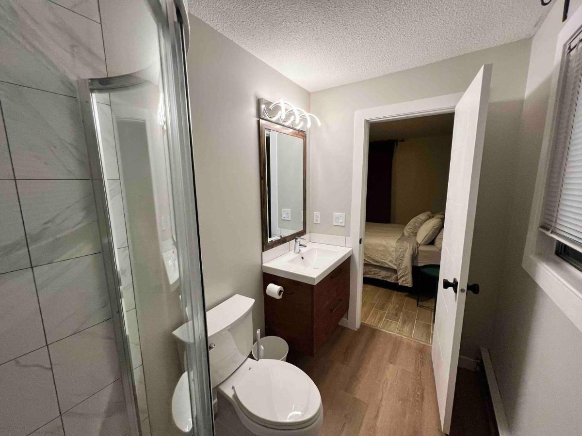 One Bedroom Condo Near Whyte Ave Close To University Edmonton Dış mekan fotoğraf