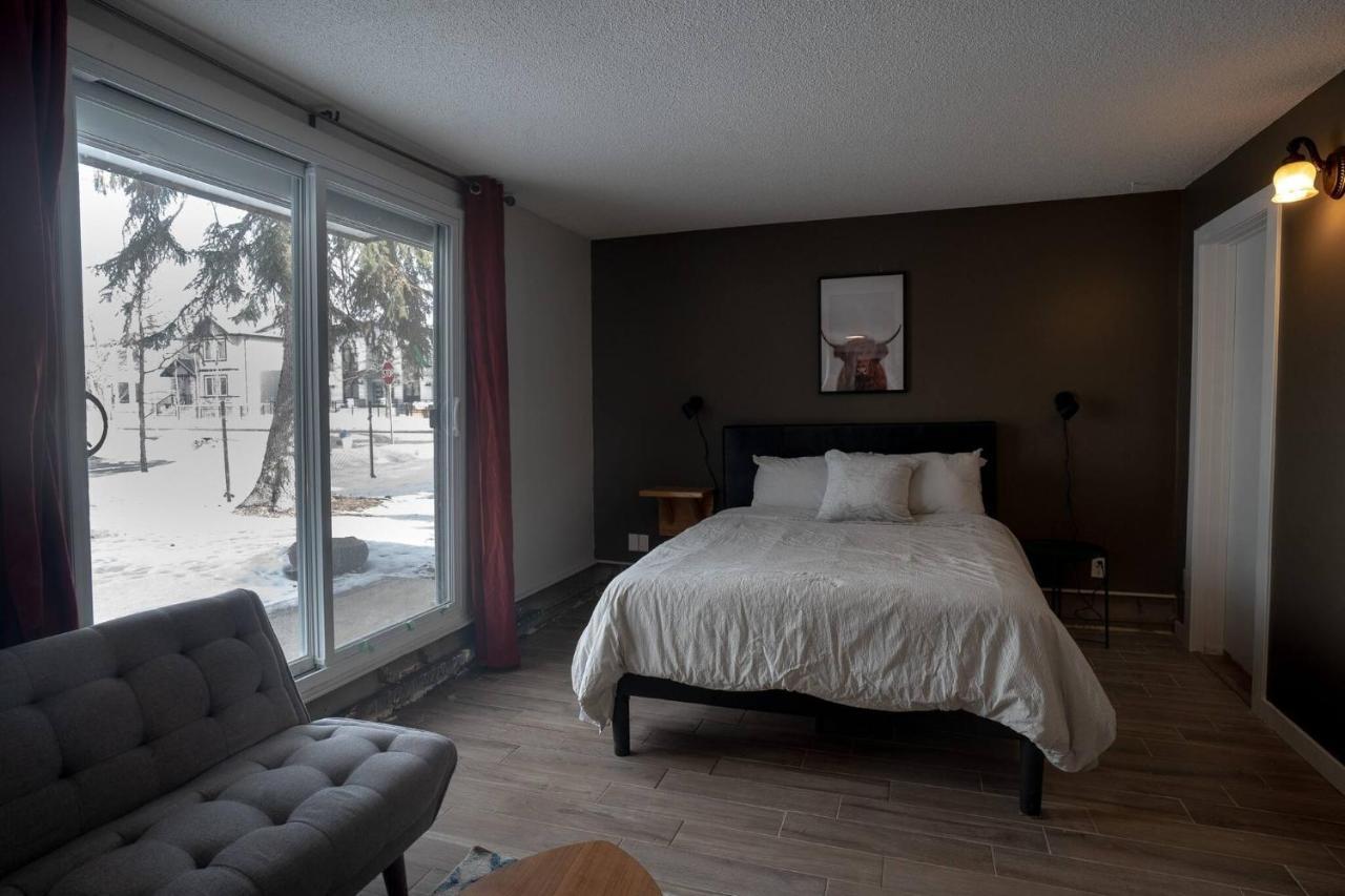 One Bedroom Condo Near Whyte Ave Close To University Edmonton Dış mekan fotoğraf